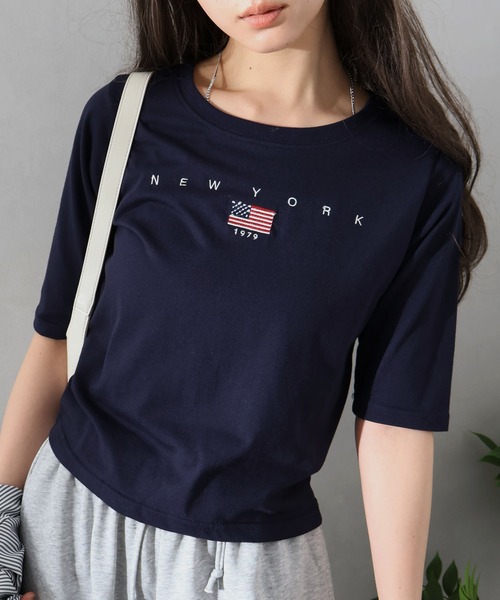 SpRay(スプレイ)の「着回し力抜群の定番カジュアルT/USA刺繍ロゴTシャツ(Tシャツ/カットソー・レディース・スミクロ/オフホワイト/ネイビー・FREE)」の3枚目の写真
