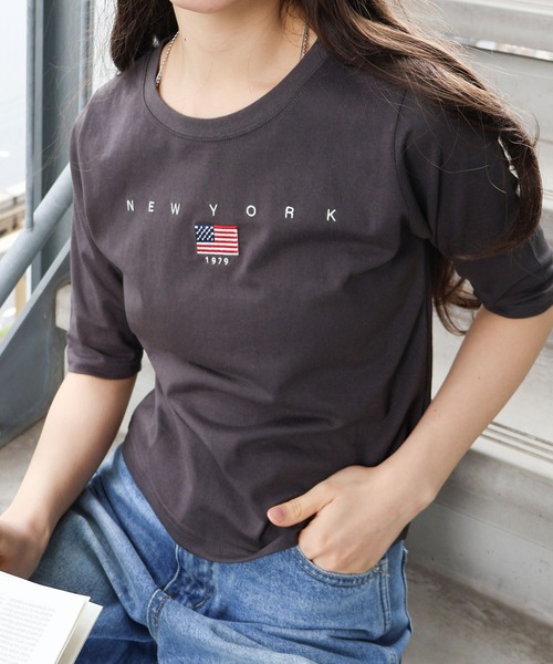 SpRay(スプレイ)の「着回し力抜群の定番カジュアルT/USA刺繍ロゴTシャツ(Tシャツ/カットソー・レディース・スミクロ/オフホワイト/ネイビー・FREE)」の10枚目の写真