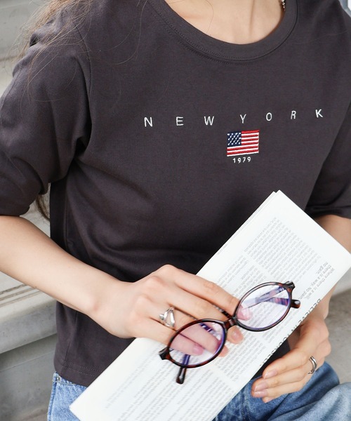 SpRay(スプレイ)の「着回し力抜群の定番カジュアルT/USA刺繍ロゴTシャツ(Tシャツ/カットソー・レディース・スミクロ/オフホワイト/ネイビー・FREE)」の13枚目の写真