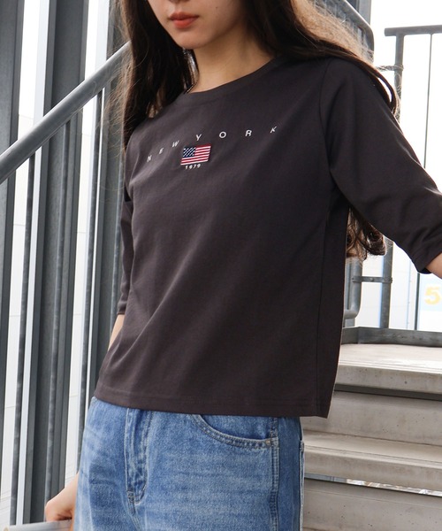 SpRay(スプレイ)の「着回し力抜群の定番カジュアルT/USA刺繍ロゴTシャツ(Tシャツ/カットソー・レディース・スミクロ/オフホワイト/ネイビー・FREE)」の14枚目の写真