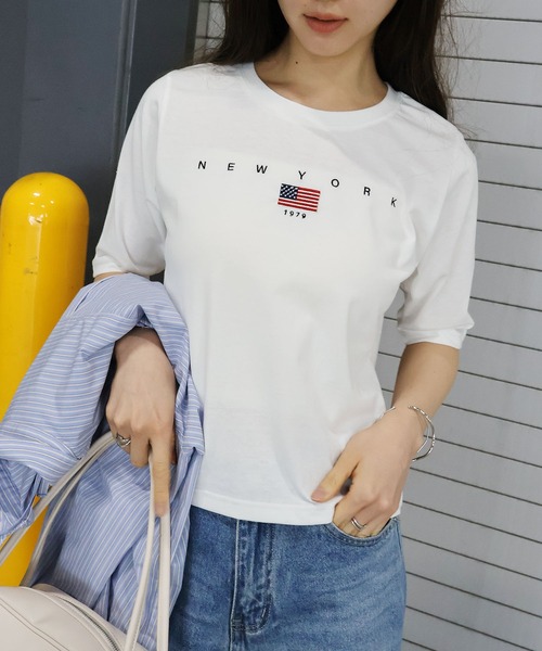 SpRay(スプレイ)の「着回し力抜群の定番カジュアルT/USA刺繍ロゴTシャツ(Tシャツ/カットソー・レディース・スミクロ/オフホワイト/ネイビー・FREE)」の21枚目の写真