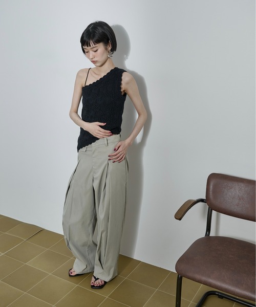 THE YOn（ザヨン）の「アシメヘムワンショルジャガードトップ（ニット/セーター・レディース・アイボリー/モカ/ブラック・FREE）」の14枚目の写真