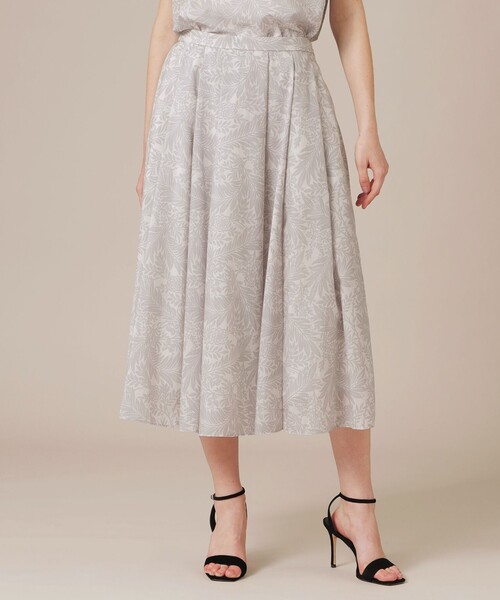 MACKINTOSH LONDON(マッキントッシュ ロンドン)の「リーフプリントタックギャザースカート(スカート・レディース・ベージュ/ブルー・38/36)」の2枚目の写真