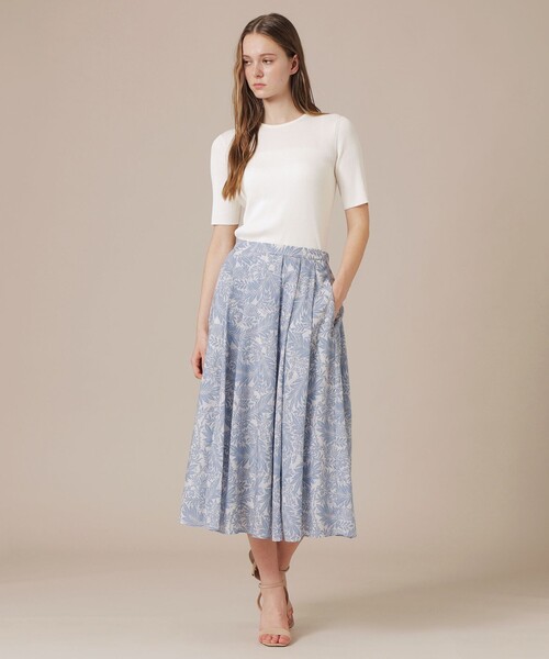 MACKINTOSH LONDON(マッキントッシュ ロンドン)の「リーフプリントタックギャザースカート(スカート・レディース・ベージュ/ブルー・38/36)」の4枚目の写真