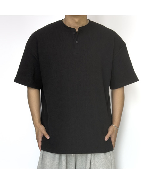PACIENCIA(パシエンシア)の「オーバーサイズワッフルヘンリーネック半袖BLACK(Tシャツ/カットソー・メンズ・その他・XX-LARGE/X-LARGE/LARGE)」の1枚目の写真