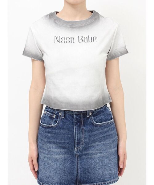 EVRIS(エヴリス)の「MOON BABE ロゴクロップドTシャツ(Tシャツ/カットソー・レディース・ピンク/ブラック/ホワイト・FREE)」の5枚目の写真