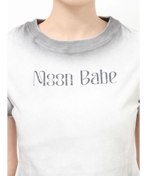 EVRIS(エヴリス)の「MOON BABE ロゴクロップドTシャツ(Tシャツ/カットソー・レディース・ピンク/ブラック/ホワイト・FREE)」の8枚目の写真