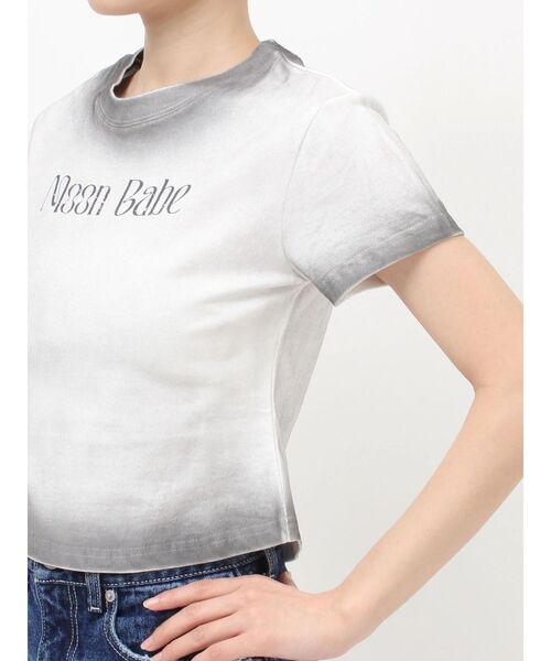 EVRIS(エヴリス)の「MOON BABE ロゴクロップドTシャツ(Tシャツ/カットソー・レディース・ピンク/ブラック/ホワイト・FREE)」の9枚目の写真