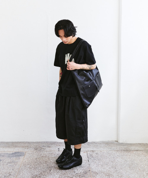 eastserviceshop(イーストサービスショップ)の「ヴィンテージコットンカーゴバミューダパンツ - ブラック(その他パンツ・レディース・ブラック・LARGE/SMALL/MEDIUM)」の2枚目の写真