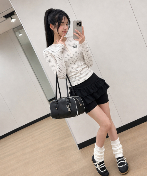 muahmuah（ムーアムーア）の「ラウンドドットヘンリーネッククロップ長袖Tシャツ[2色]（Tシャツ/カットソー・レディース・ブラック/ホワイト・FREE）」の5枚目の写真