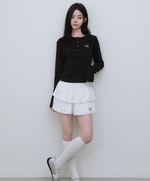muahmuah（ムーアムーア）の「ラウンドドットヘンリーネッククロップ長袖Tシャツ[2色]（Tシャツ/カットソー・レディース・ブラック/ホワイト・FREE）」の13枚目の写真