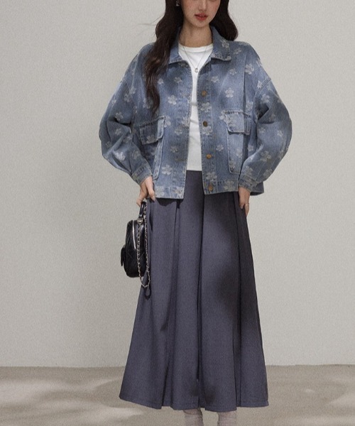 CHUL(チュル)の「フラワー刺繍デニムジャケット(デニムジャケット・レディース・ブルー・MEDIUM/SMALL/LARGE)」の5枚目の写真