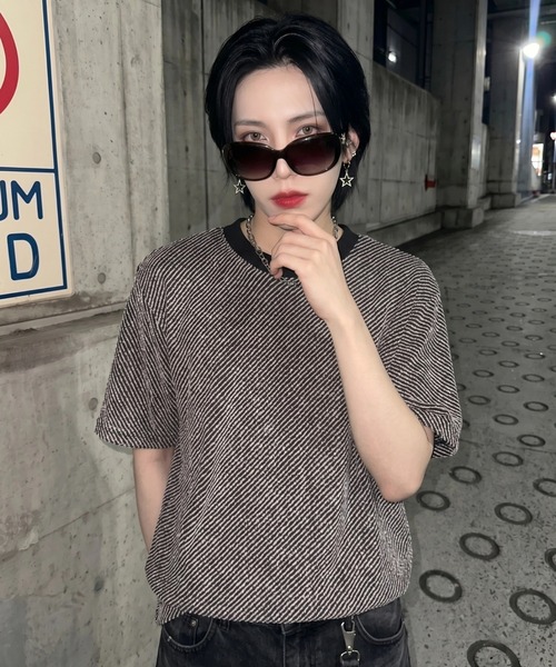 BENUSTA（ベヌスタ）の「A'GEM/9 × .kom 『BENUSTA /ベヌスタ』バイアスジャガード サマーニットTシャツ（Tシャツ/カットソー・メンズ・ブラック/ホワイト・M）」の4枚目の写真