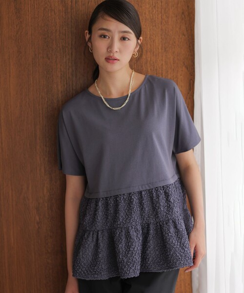 組曲（クミキョク）の「パフジャカードコンビジャージー ペプラムカットソー（Tシャツ/カットソー・レディース・グレー系/グリーン系/ブラック系/ホワイト系・2/3）」の3枚目の写真