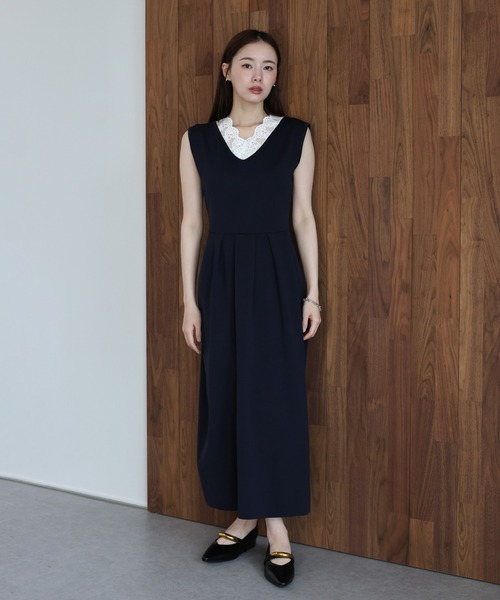 J by blue(ジェイバイブルー)の「《2サイズ展開》レースカラーVネック ワンピース(ワンピース・レディース・ベージュ/ネイビー・LARGE/MEDIUM)」の14枚目の写真