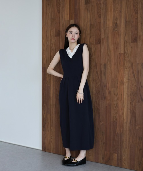 J by blue(ジェイバイブルー)の「《2サイズ展開》レースカラーVネック ワンピース(ワンピース・レディース・ベージュ/ネイビー・LARGE/MEDIUM)」の15枚目の写真