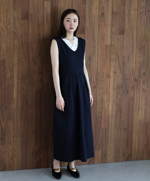 J by blue(ジェイバイブルー)の「《2サイズ展開》レースカラーVネック ワンピース(ワンピース・レディース・ベージュ/ネイビー・LARGE/MEDIUM)」の13枚目の写真