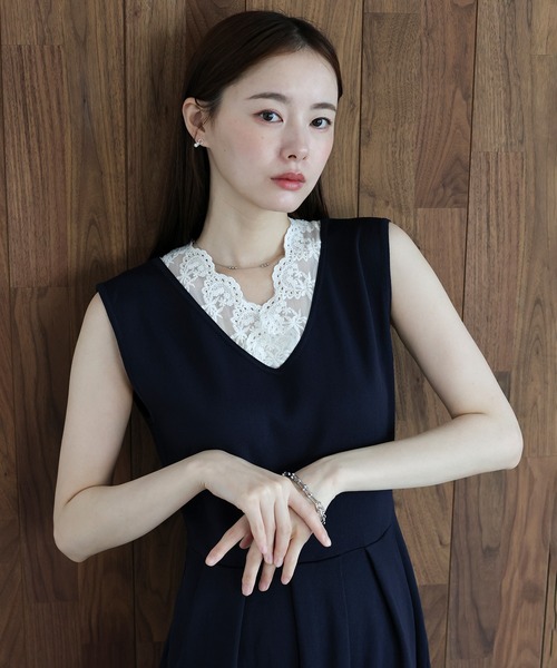 J by blue(ジェイバイブルー)の「《2サイズ展開》レースカラーVネック ワンピース(ワンピース・レディース・ベージュ/ネイビー・LARGE/MEDIUM)」の19枚目の写真