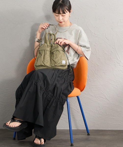MIS（エムアイエス）の「【WEB限定】[MIS/エムアイエス] ミリタリー キルティングヘルメットバッグ（ショルダーバッグ・レディース・グリーン/ブラック・ONE SIZE）」の4枚目の写真