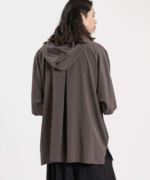 NO ID.（ノーアイディ）の「mhs2664-ﾘﾈﾝﾀｯﾁﾌｰﾄﾞﾄﾞﾙﾏﾝBIG-ZIP SH シャツ(458006-088S)（シャツ/ブラウス・メンズ・ホワイト/ブラック/グレー・ONE SIZE）」の9枚目の写真