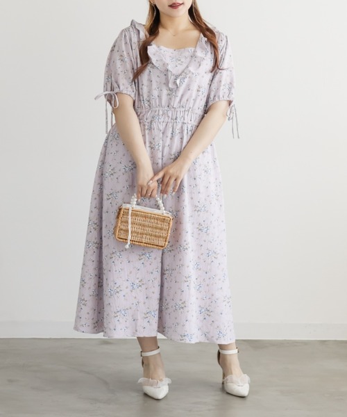 CLETTE(クレット)の「CLETTEオリジナルウエストシャーリング花柄ワンピース(ワンピース・レディース・ブルー/パープル/ラベンダー・3L/4L/LL)」の3枚目の写真