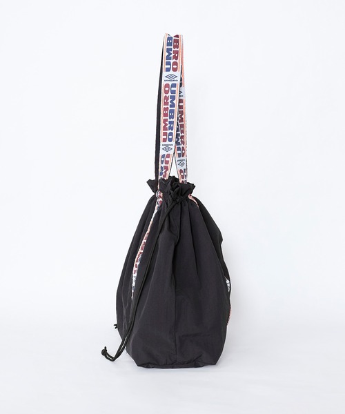 UMBRO(アンブロ)の「【UMBRO×MICA&DEAL】ナイロン巾着バッグ(ショルダーバッグ・レディース・グリーン/ベージュ/ブラック・FREE)」の13枚目の写真