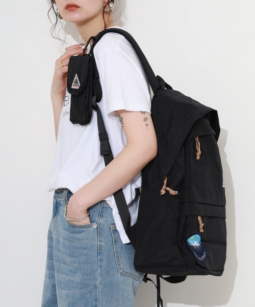 KRIFF MAYER（クリフメイヤー）の「KRIFF MAYER スマホポーチ付き ワッペン デイバッグ リュックサック 男女兼用（バックパック/リュック・メンズ・ブラック/ネイビー・FREE）」の21枚目の写真