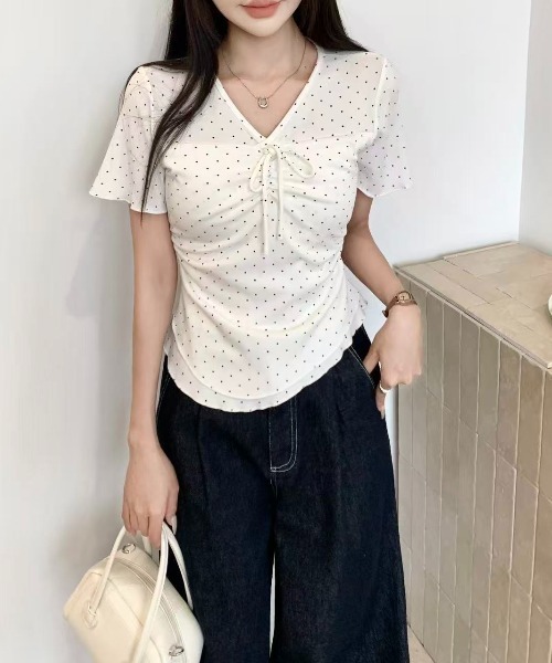 LADY LIKE(レディライク)の「【春夏新作】胸リボンピンドット柄V開きトップス(Tシャツ/カットソー・レディース・サックスブルー/ベージュ/グレー/ホワイト・M)」の8枚目の写真