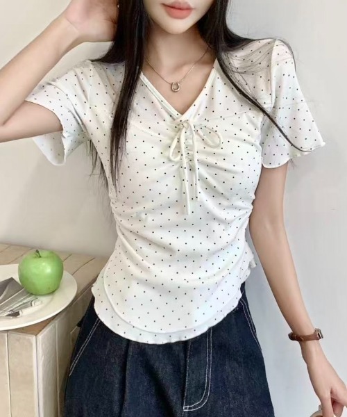 LADY LIKE(レディライク)の「【春夏新作】胸リボンピンドット柄V開きトップス(Tシャツ/カットソー・レディース・サックスブルー/ベージュ/グレー/ホワイト・M)」の10枚目の写真