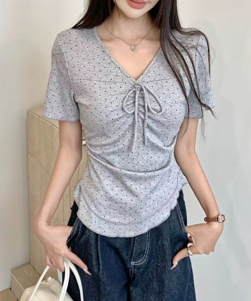 LADY LIKE(レディライク)の「【春夏新作】胸リボンピンドット柄V開きトップス(Tシャツ/カットソー・レディース・サックスブルー/ベージュ/グレー/ホワイト・M)」の11枚目の写真