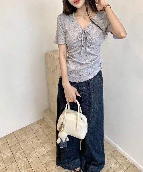 LADY LIKE(レディライク)の「【春夏新作】胸リボンピンドット柄V開きトップス(Tシャツ/カットソー・レディース・サックスブルー/ベージュ/グレー/ホワイト・M)」の12枚目の写真