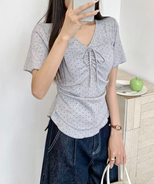 LADY LIKE(レディライク)の「【春夏新作】胸リボンピンドット柄V開きトップス(Tシャツ/カットソー・レディース・サックスブルー/ベージュ/グレー/ホワイト・M)」の13枚目の写真