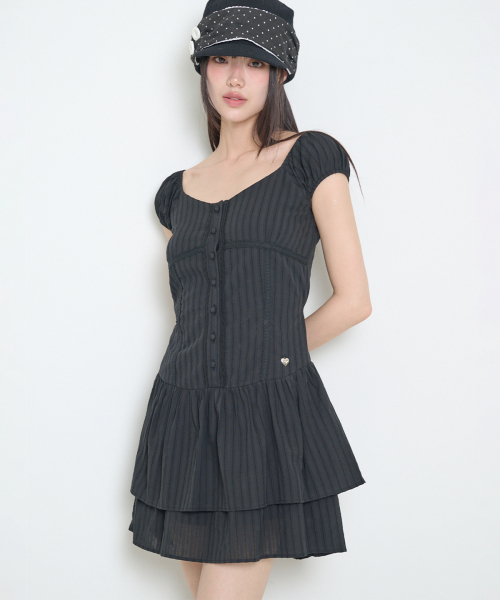 ILLIGO(イリゴ)の「パフフリルワンピースブラック(ワンピース・レディース・その他・SMALL/MEDIUM)」の1枚目の写真