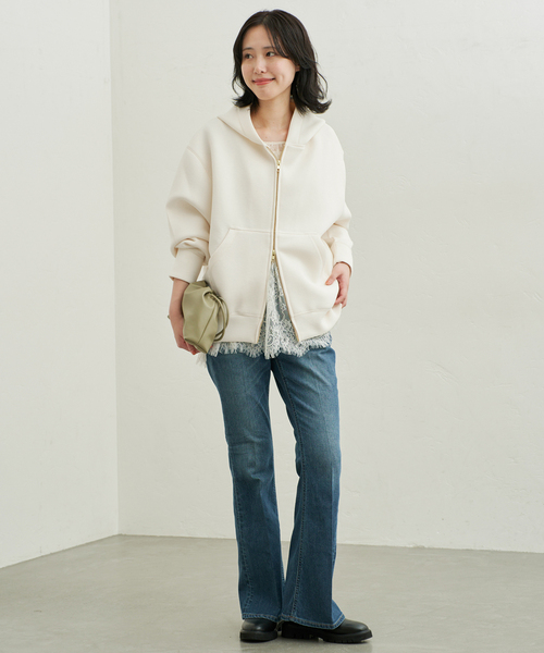SLOBE IENA(スローブイエナ)の「《ゴールドジップ/》ボリュームジップアップフーディー(パーカー・レディース・アイボリー/グレー/ブラック・FREE)」の9枚目の写真
