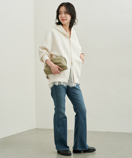 SLOBE IENA(スローブイエナ)の「《ゴールドジップ/》ボリュームジップアップフーディー(パーカー・レディース・アイボリー/グレー/ブラック・FREE)」の10枚目の写真