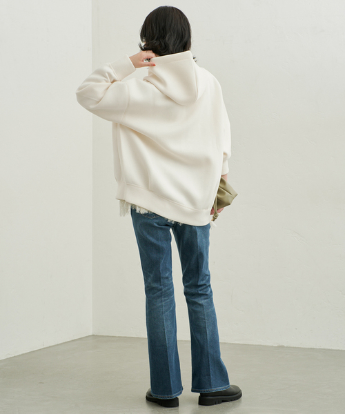 SLOBE IENA(スローブイエナ)の「《ゴールドジップ/》ボリュームジップアップフーディー(パーカー・レディース・アイボリー/グレー/ブラック・FREE)」の12枚目の写真