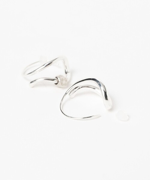 Demi-Luxe BEAMS(デミルクス ビームス)の「PLOW / Wave ピアス Calm(ピアス(両耳用)・レディース・シルバー・ONE SIZE)」の3枚目の写真