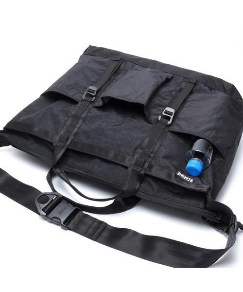 CHROME（クローム）の「［ CHROME / クローム ］GROCERY TOTE MSNGR 28L / グローサリー トート メッセンジャー 28L 耐水 トートバッグ 容量：28L（トートバッグ・メンズ・ブラック・FREE）」の9枚目の写真