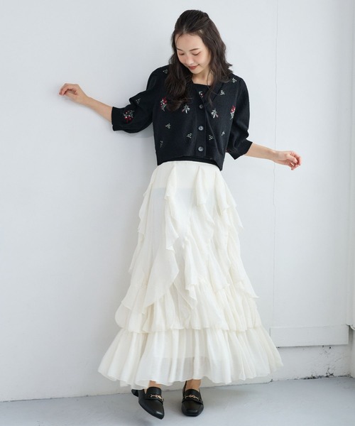 mysty woman(ミスティウーマン)の「フラワー刺繍ニットカーディガン5分袖 1061808(カーディガン/ボレロ・レディース・オフホワイト/ブラック/ブラウン・FREE)」の9枚目の写真