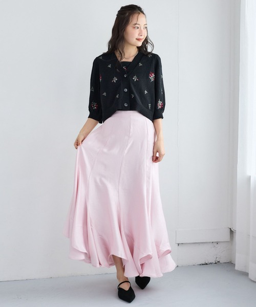 mysty woman(ミスティウーマン)の「フラワー刺繍ニットカーディガン5分袖 1061808(カーディガン/ボレロ・レディース・オフホワイト/ブラック/ブラウン・FREE)」の15枚目の写真