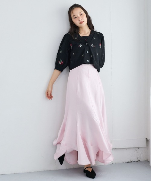 mysty woman(ミスティウーマン)の「フラワー刺繍ニットカーディガン5分袖 1061808(カーディガン/ボレロ・レディース・オフホワイト/ブラック/ブラウン・FREE)」の16枚目の写真