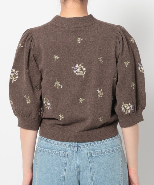 mysty woman(ミスティウーマン)の「フラワー刺繍ニットカーディガン5分袖 1061808(カーディガン/ボレロ・レディース・オフホワイト/ブラック/ブラウン・FREE)」の22枚目の写真