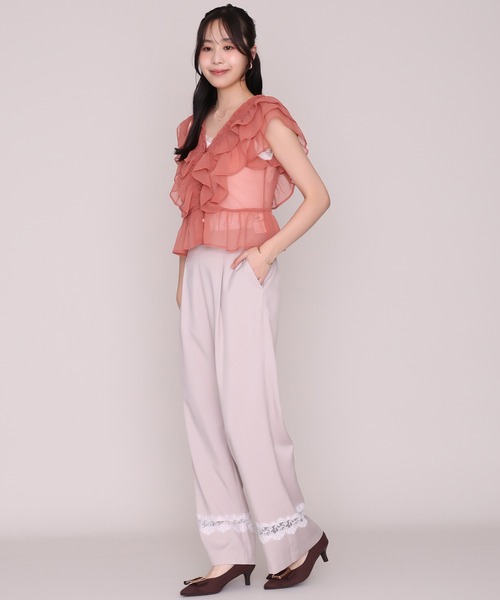 MISCH MASCH(ミッシュマッシュ)の「2026秋冬新作 シャーリングペプラムブラウス(シャツ/ブラウス・レディース・ホワイト/ブラック/オレンジ・フリ-)」の19枚目の写真