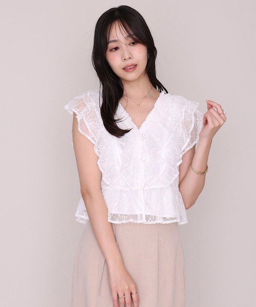MISCH MASCH(ミッシュマッシュ)の「2026秋冬新作 シャーリングペプラムブラウス(シャツ/ブラウス・レディース・ホワイト/ブラック/オレンジ・フリ-)」の4枚目の写真