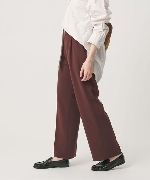BEAUTY&YOUTH UNITED ARROWS(ビューティーアンドユースユナイテッドアローズ)の「レギュラー ストレート タックパンツ ウォッシャブル 防シワ(その他パンツ・レディース・ブラック/ブラウン系/ナチュラル・L/XS/S/M)」の4枚目の写真