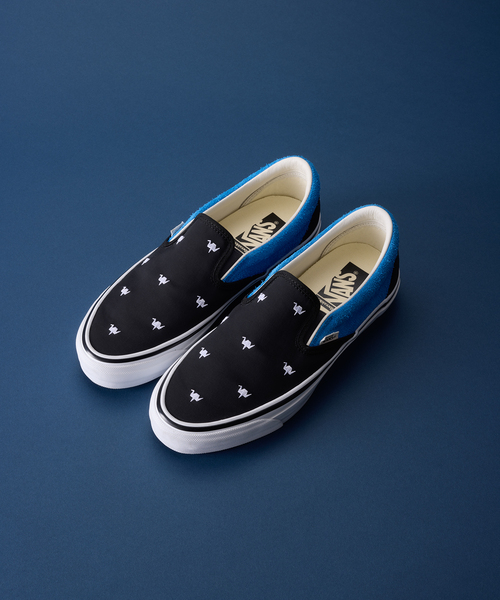 Liberaiders(リベレイダース)の「Liberaiders / リベレイダース × VANS / ヴァンズ LX クラシック スリッポン 98(スリッポン・メンズ・ブラック・29cm/28cm/27.5cm/27cm/26.5cm/26cm)」の2枚目の写真