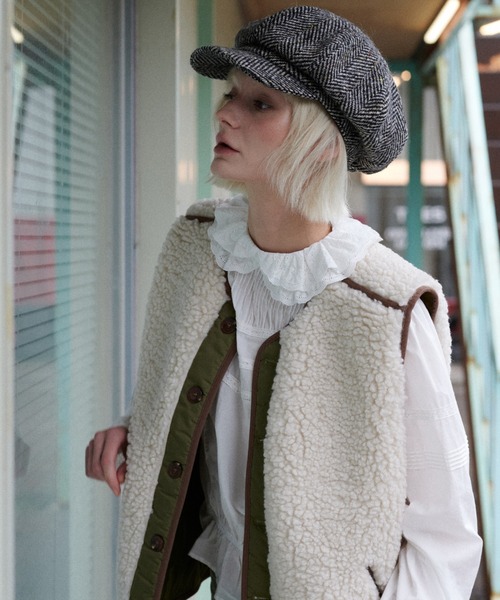 GREEN BUTTER(グリーンバター)の「REVERSIBLE SHEARLING QUILTED VEST(ベスト・レディース・ブルー/カーキ・FREE)」の5枚目の写真