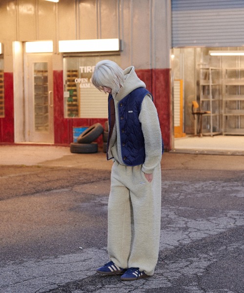 GREEN BUTTER(グリーンバター)の「REVERSIBLE SHEARLING QUILTED VEST(ベスト・レディース・ブルー/カーキ・FREE)」の14枚目の写真