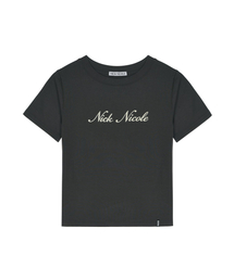 NICOLE LOGO GRAPHIC HALF TOP_CHARCOAL