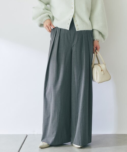 La boutique BonBon(ラブティックボンボン)の「【スッキリ美シルエット】ストライプ2タックワイドパンツ(スラックス・レディース・ブラウン/チャコールグレー・MEDIUM/SMALL/FREE)」の1枚目の写真